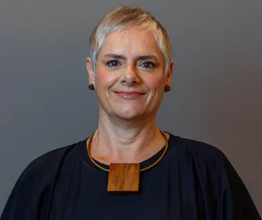 Ana Celina Bueno assume presidência da Fenapro e faz história - Imagem