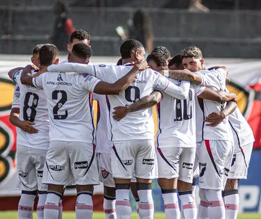Após ter o contrato rescindido, ex-Vitória acerta com clube da Série B - Imagem