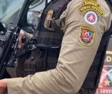 Armas, drogas e objetos de vigilância são apreendidos pela PM em Salvador - Imagem