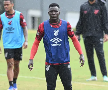 Artilheiro do Athletico, Kevin Viveros vira trunfo para a Colômbia - Imagem