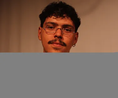 Artista baiano faz história ao representar sozinho a América do Sul em Berlim - Imagem