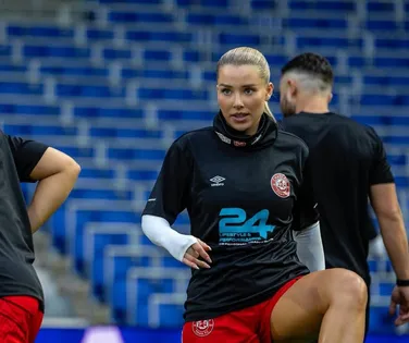 Atletas trocam esporte por conteúdo adulto e faturam milhões de reais - Imagem