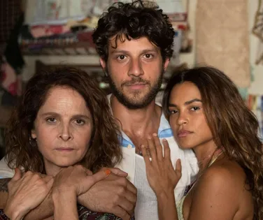 Atriz da Globo tem celular clonado e alerta sobre golpe - Imagem