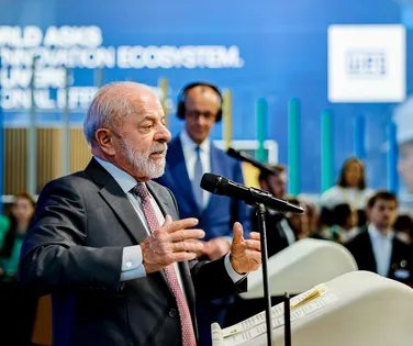 Brasil cansou de ser tratado como pobre e será potência, diz Lula - Imagem