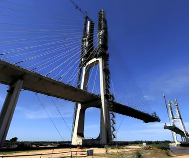 Brasil ganha atalho de 9 mil km até a China: ponte entra na reta final - Imagem