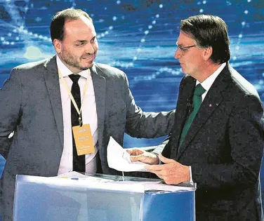 Carlos Bolsonaro cita saúde do pai e ironiza Moraes: "ministro médico" - Imagem