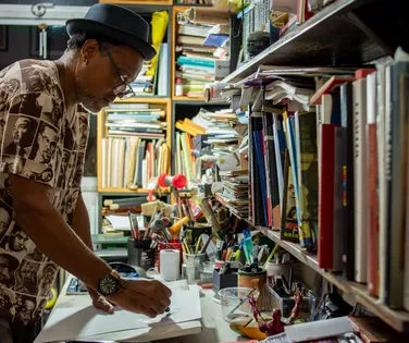 Cartunista de A TARDE ganha prêmio internacional no Reino Unido - Imagem