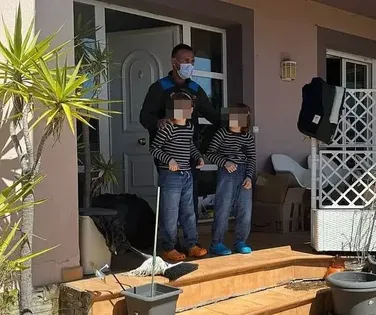 Casal manteve filhos presos dentro de casa desde a pandemia - Imagem