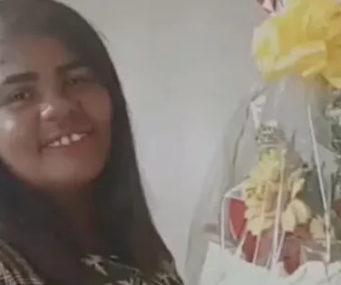 Celular achado em canal redefine busca por mulher levada por enxurrada - Imagem