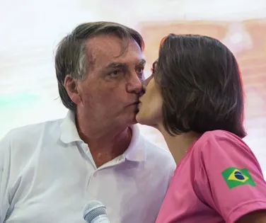 Cirurgia de Bolsonaro: ex-primeira-dama Michelle pede oração - Imagem