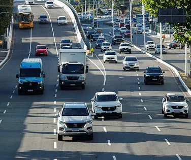 CNH para carro automático? Projeto de lei propõe mudança nas categorias - Imagem
