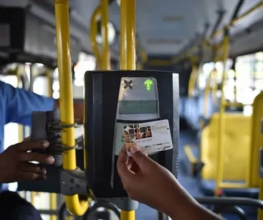Cobrador de ônibus é demitido após roubar dinheiro de passagens - Imagem