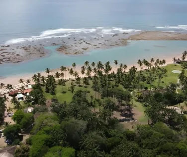 Conheça a praia na Bahia que está entre as mais bonitas do Brasil - Imagem