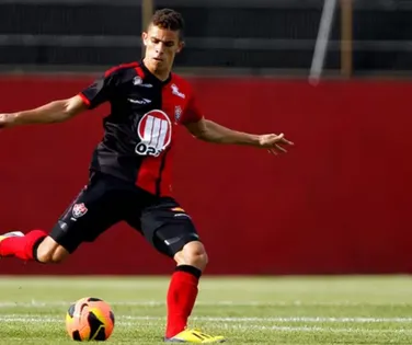Cria da Toca, Gabriel Paulista reencontra o Vitória no Barradão - Imagem