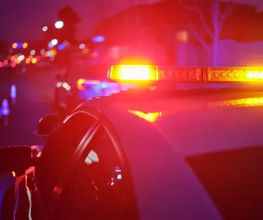 Criança de 3 anos morre após ser esquecida em carro por quatro horas - Imagem