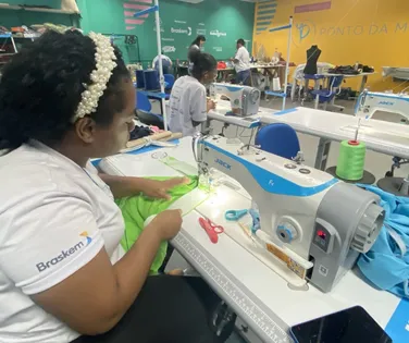 De aluno ao mercado: curso gratuito na Cidade Baixa transforma vidas através da moda - Imagem