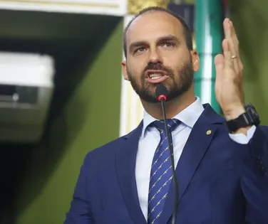 Eduardo Bolsonaro se empolga com apoio de Angelo Coronel a Flávio - Imagem