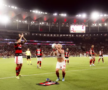 Entre o passe e o lançamento: dois caminhos para vencer - Imagem