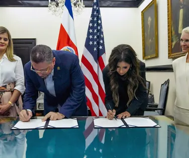 EUA fecham acordo com Costa Rica para deportar imigrantes de outros países - Imagem