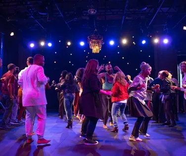 Evento une dança e circo com oficinas e apresentações em Salvador - Imagem