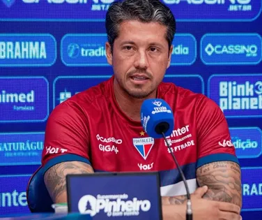 Ex-Vitória, Carpini perde clássico com um a mais e fala sobre demissão - Imagem