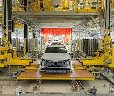 Fábrica da BYD na Bahia já tem 100 mil carros encomendados ao exterior - Imagem