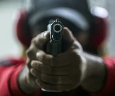 FGTS na mira: deputados discutem liberação para compra de armas - Imagem