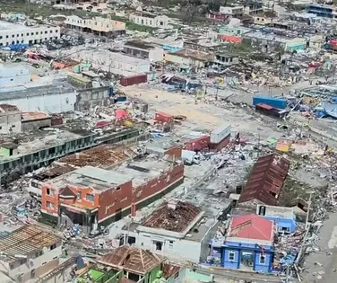 Furacão atinge nível extremo e acende alerta - Imagem