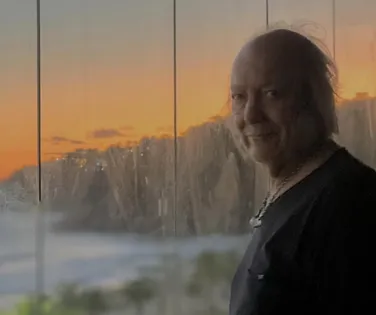 Herança de R$ 25 milhões gera guerra entre viúva e filhos de astro - Imagem