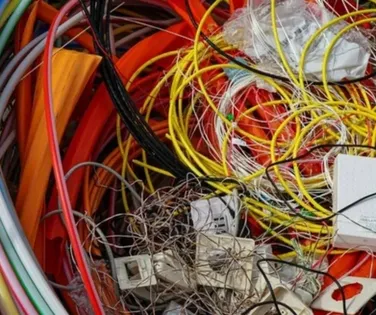 Homem compra 25 kg de lixo por R$ 580 e recebe pequena fortuna - Imagem