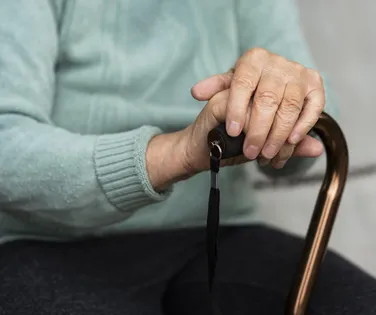 Idosa morre após muro cair em cima dela durante temporal na Bahia - Imagem
