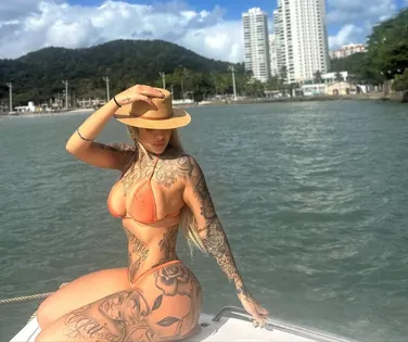 Influenciadora de 27 anos tem mal súbito e morre após fazer cirurgia - Imagem