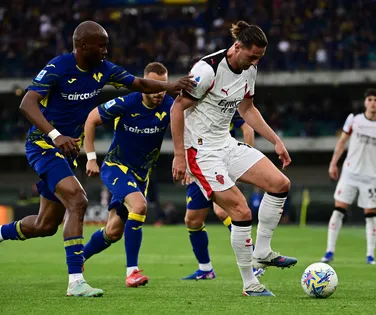 Investigação em Milão mira 50 jogadores em festas com prostituição - Imagem