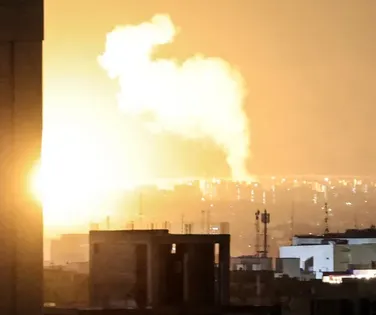 Irã ameaça matar Netanyahu após nova onda de ataques de Israel - Imagem