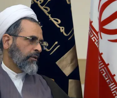 Irã passa a ter comando provisório após morte de líder supremo - Imagem