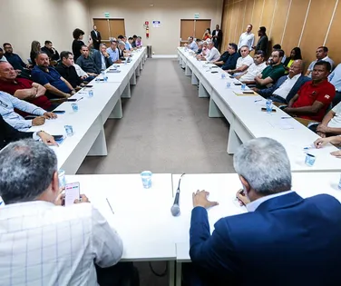 Jerônimo ganha norte da Bahia e tem apoio que ultrapassa 350 prefeitos - Imagem