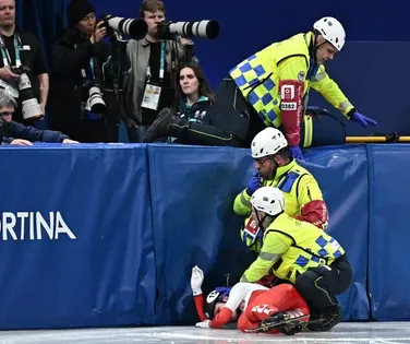 Jogos de Inverno: atleta é atingida no rosto por lâmina de adversária - Imagem