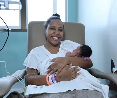 Jovem sofre infarto no fim da gravidez: "Só pensava em sobreviver" - Imagem