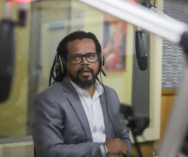 Kleber Rosa denuncia abandono de motoristas no Aeroporto de Salvador - Imagem