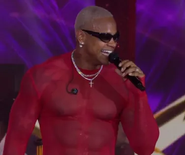 Léo Santana entra no BBB 26, provoca caos com a direção e corta sister - Imagem