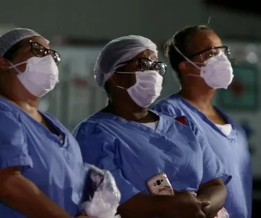 Livro reúne bastidores da pandemia em Salvador e resgata histórias da linha de frente da Covid-19 - Imagem