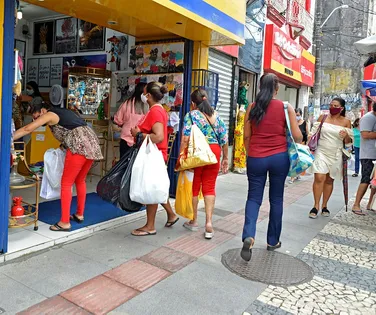 Lojistas de Salvador podem ser multados se abrirem comércio na Sexta-Feira Santa - Imagem