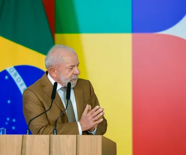 Lula determina contratação de 1000 policiais federais após crise com EUA - Imagem