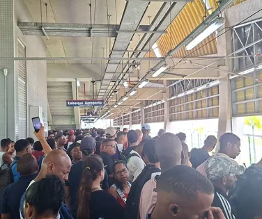 Manhã de caos: passageiros enfrentam problemas no metrô de Salvador - Imagem