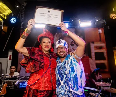 Marta Góes recebe o título de cidadã soteropolitana em seu camarote - Imagem