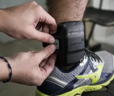 Medida de Lula obriga uso de tornozeleira por agressão às mulheres - Imagem