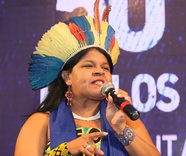 Ministra Sônia Guajajara é internada em UTI para tratar infecção - Imagem