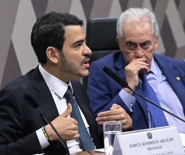 Ministros do STF temem crise institucional após derrota de Messias - Imagem