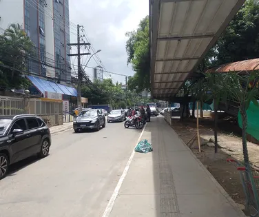 Motociclista atropela pedestre na contramão e é preso após perseguição - Imagem