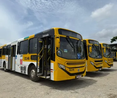 Motorista de ônibus em Salvador pode ganhar salário de R$ 4 mil - Imagem